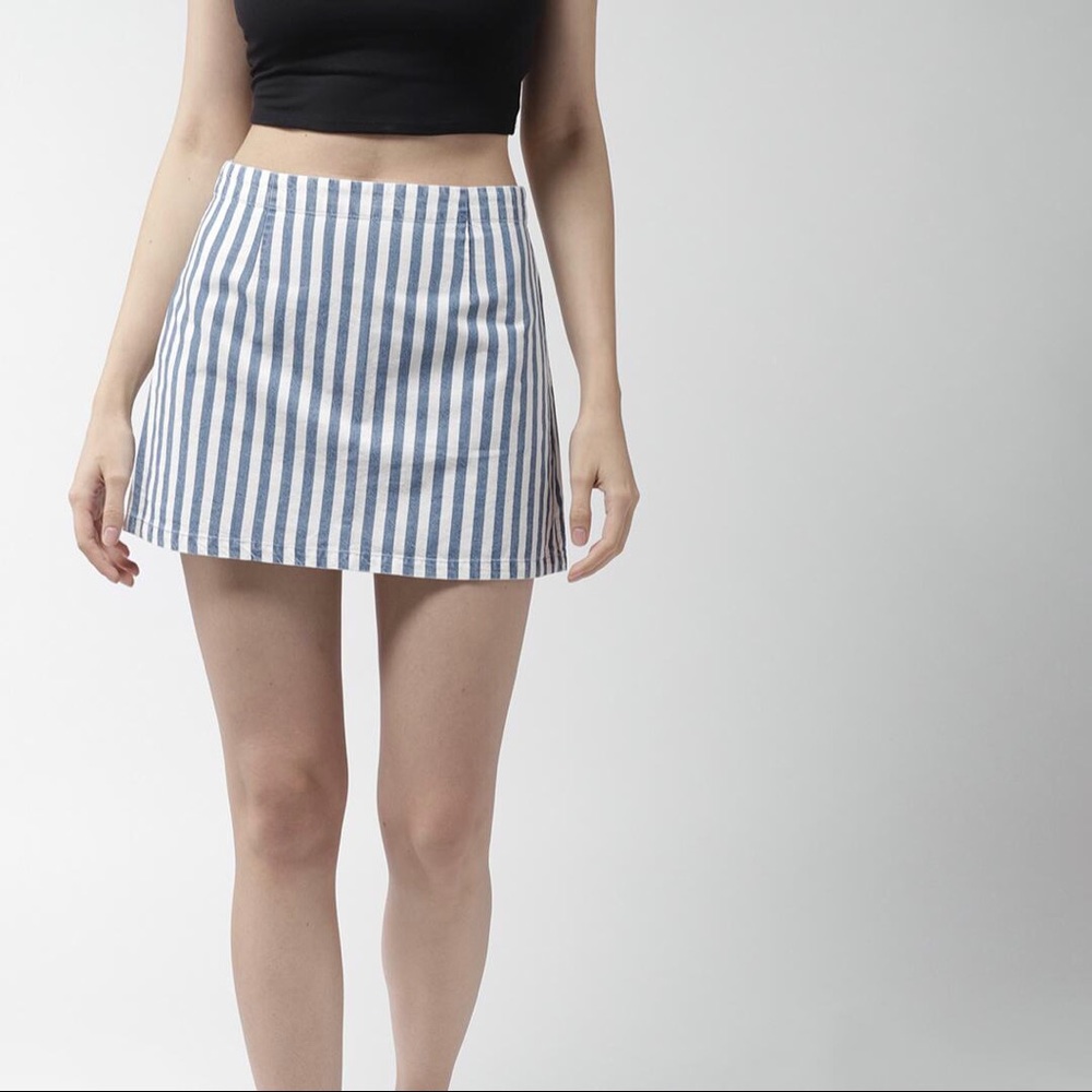 NWOT Forever 21 Striped Navy Mini Skirt